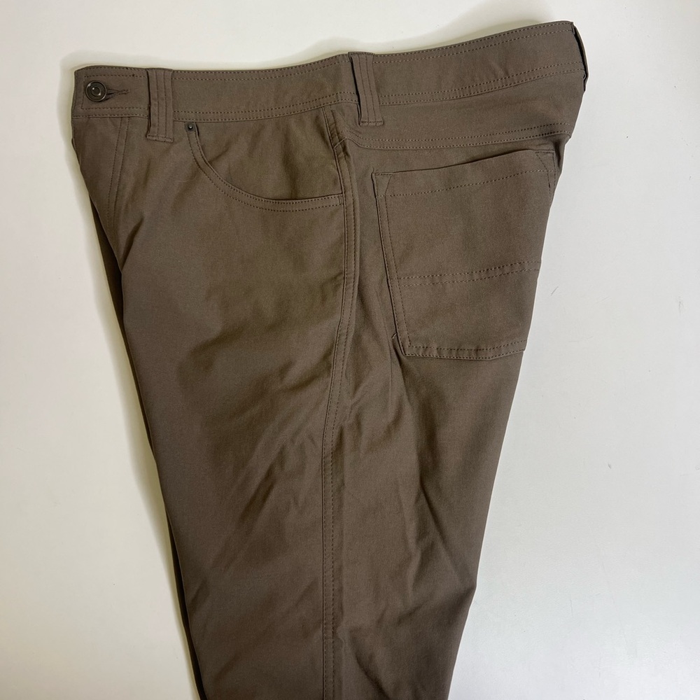 Prana Men's Brown Flat Front Shorts - Size 32 x 11 - Picture 6 of 7